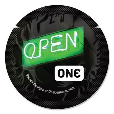 Презерватив ONE Glowing Pleasures, 1 шт, світиться у темряві, зі змащенням SX0747 фото